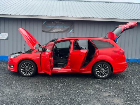 Ford Focus 1.0T EcoBoost ST-Line Euro 6 (s/s) 5dr 3