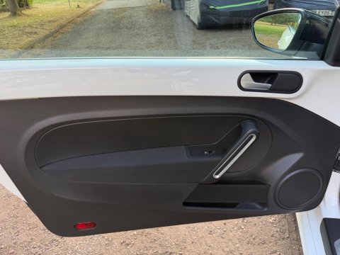 Volkswagen Beetle SPORT TDI BLUEMOTION TECHNOLOGY DSG 39