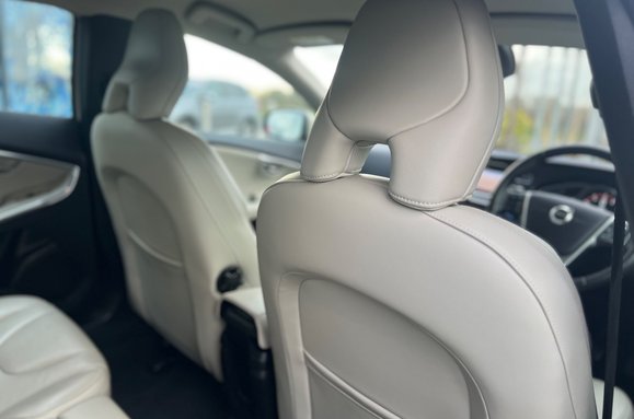 Volvo V40 2.0 T3 INSCRIPTION 23