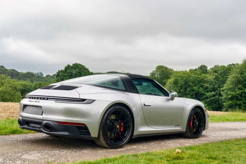 Porsche 911 Targa 4 GTS PDK 25