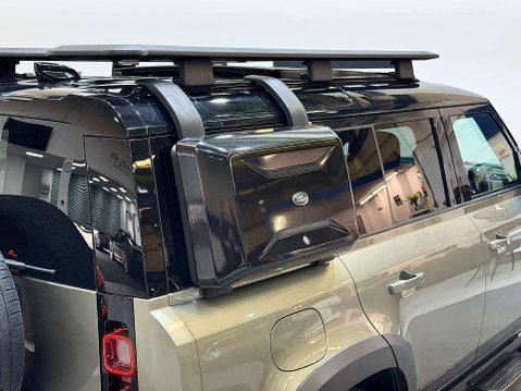 Land Rover Defender 3.0 P400 MHEV X SUV 5dr Petrol Auto 4WD Euro 6 (s/s) (400 ps) 37