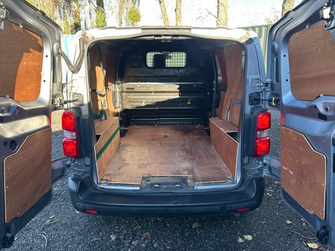 Toyota Proace L0 ICON 9
