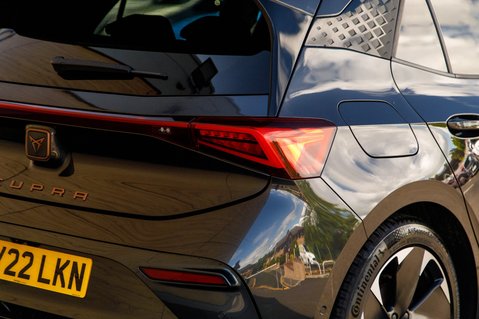 Cupra Born V2 10