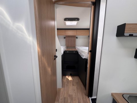 Pilote P740FGJ Evidence 2025 MODEL 28