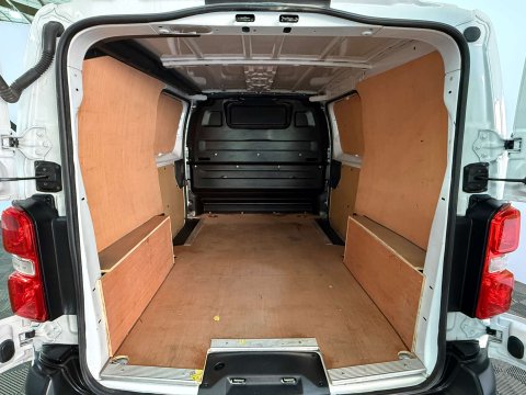 Vauxhall Vivaro 1.5 Vivaro F2900 Prime 5dr 4