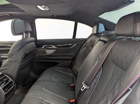 BMW 7 Series 4.4 750i M Sport xDrive Auto 4WD 4dr 39