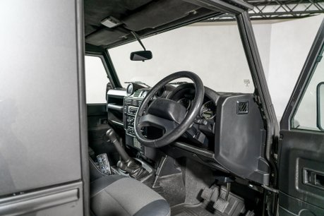Land Rover Defender 90 TD XS STATION WAGON. COMPREHENSIVE LSH. VB AIR SUSPENSION. KHAN WHEELS. 11