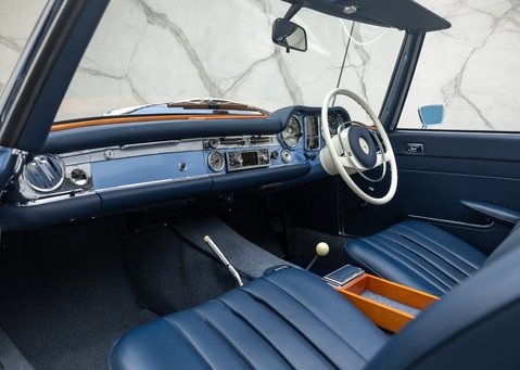 Mercedes-Benz 280 SL W113 Pagoda 