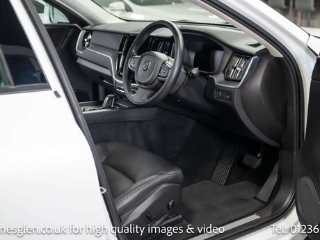 Volvo XC60 2.0 XC60 Momentum B4 MHEV AWD Auto 4WD 5dr 12