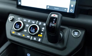 Land Rover Defender 110 V8 19