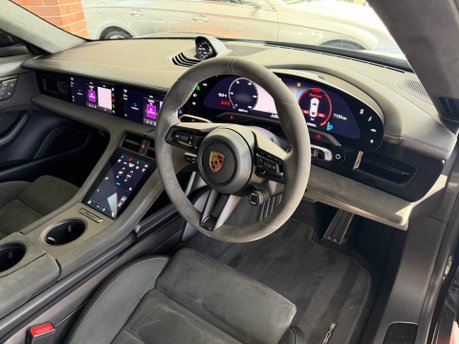 Porsche Taycan GTS 27