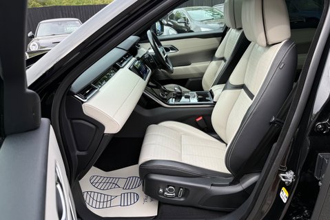 Land Rover Range Rover Velar R-DYNAMIC HSE - ALL BLACK - SLIDING PAN ROOF -2 OWNERS - SERVICE HISTORY 4