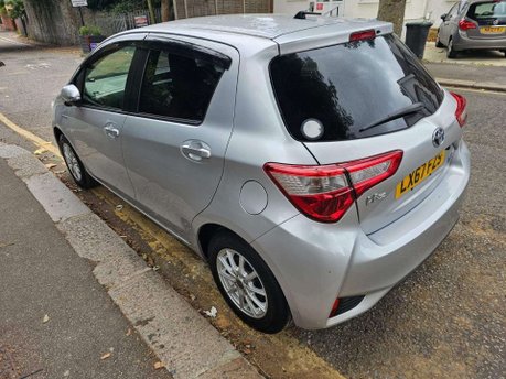 Toyota Yaris 1.5 VVT-h Icon Tech E-CVT Euro 6 (s/s) 5dr 32