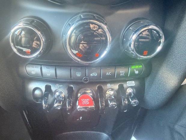 Mini Hatch COOPER EXCLUSIVE 30