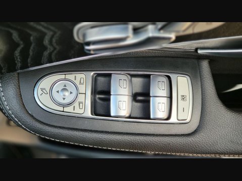 Mercedes-Benz GLC GLC 300 D 4MATIC AMG LINE PREMIUM PLUS 18