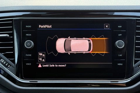 Volkswagen T-Roc R TSI 4MOTION DSG - LAPOIZ BLUE -FULL VOLKSWAGEN SERVICE HISTORY -CARPLAY 44