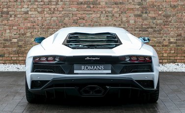 Lamborghini Aventador S 5