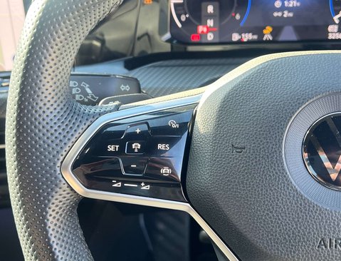 Volkswagen Golf 2.0 Golf R-Line TDI Semi-Auto 5dr 27