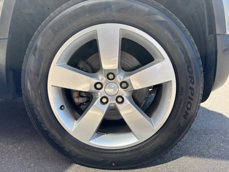 Land Rover Defender 3.0 FIRST EDITION MHEV 26