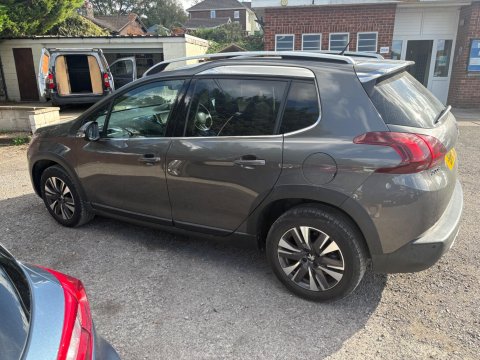 Peugeot 2008 ALLURE PREMIUM 11