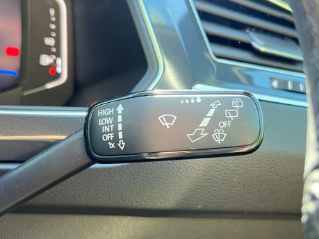 Volkswagen Tiguan 1.5 Tiguan R-Line TSi Semi-Auto 5dr 25