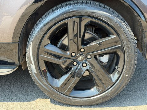 Land Rover Discovery 3.0 D300 R-DYNAMIC HSE MHEV 16