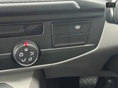 Volkswagen Transporter AUTO SWB L1H1 Low Roof Highline T30 Air Con Alloys Sensors EURO 6 33