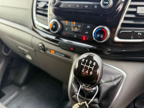 Ford Transit Custom 2.0 Transit Custom 300 Limited 17