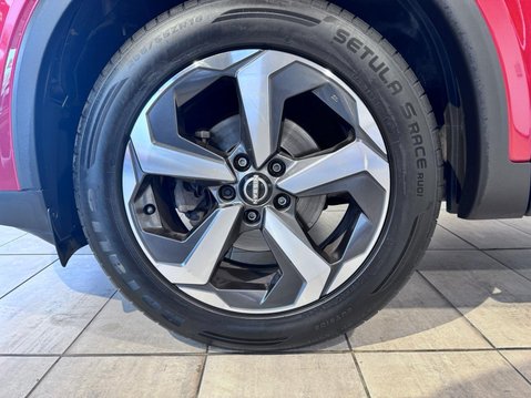 Nissan Qashqai 1.3 DIG-T MHEV N-Connecta XTRON Euro 6 (s/s) 5dr 36