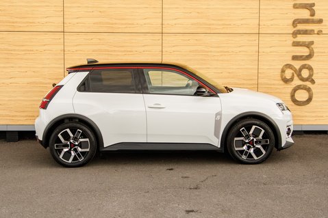 Renault 5 TECHNO E-TECH 9