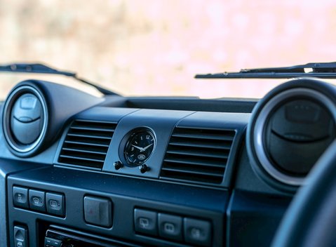 Land Rover Defender 90 TD XS Station Wagon 18