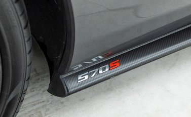 McLaren 570S Spider 38