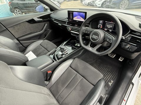 Audi A4 2.0 TDI 40 Black Edition Estate 5dr Diesel S Tronic quattro Euro 6 (s/s) (1 2