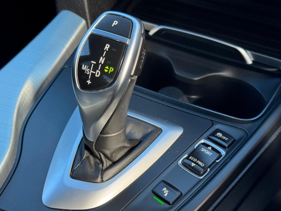2015 BMW 3 Series — image 31