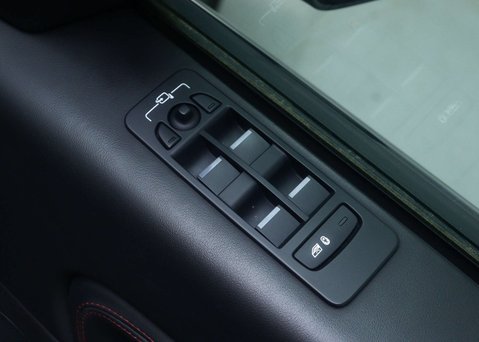 Land Rover Discovery Sport 2.0 Discovery Sport R-Dynamic HSE D Auto 4WD 5dr 41