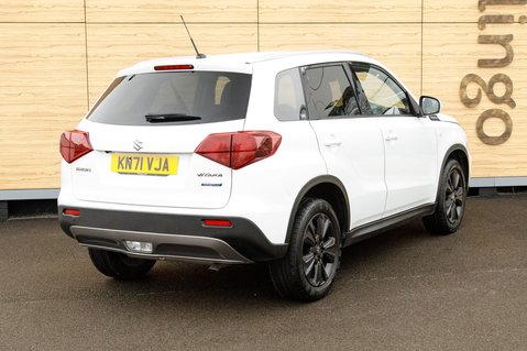 Suzuki Vitara SZ-T BOOSTERJET MHEV 2