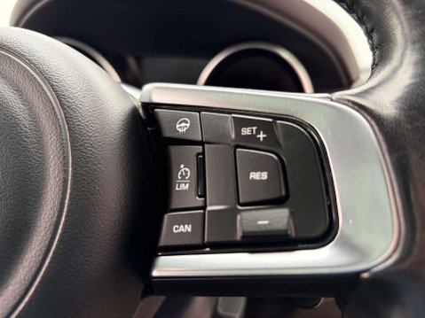 Jaguar F-Pace 2.0 F-PACE Portfolio AWD i Auto 4WD 5dr 53