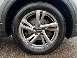 Volkswagen T-Roc 1.5 T-Roc R-Line TSI Semi-Auto 5dr 15