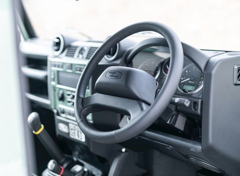 Land Rover Defender 90 Heritage Hard Top 11
