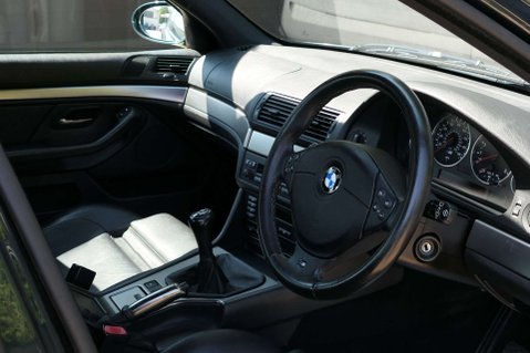 BMW M5 4.9 M5 4dr 27