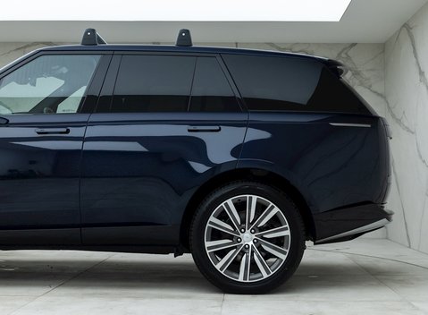 Land Rover Range Rover P400 HSE 25