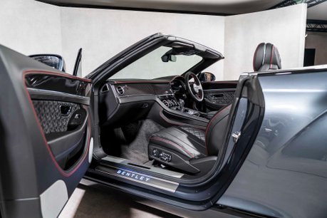 Bentley Continental GTC V8. MULLINER SPEC. DYNAMIC RIDE. ROTATING DISPLAY. CARBON INTERIOR. 16