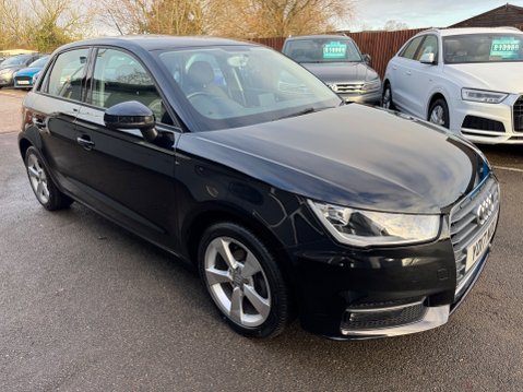 Audi A1 SPORTBACK TFSI SPORT 1
