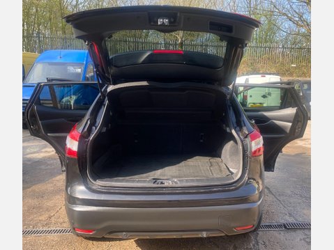 Nissan Qashqai 1.6 dCi Tekna SUV 5dr Diesel Manual 2WD Euro 6 (s/s) (130 ps) 42