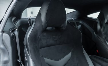 Aston Martin DBS Superleggera 17