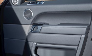 Land Rover Range Rover Sport 3.0 SDV6 HSE 23