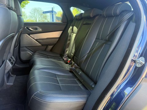 Land Rover Range Rover Velar 2.0 Range Rover Velar R-Dynamic SE D MHEV Auto 4WD 5dr 14