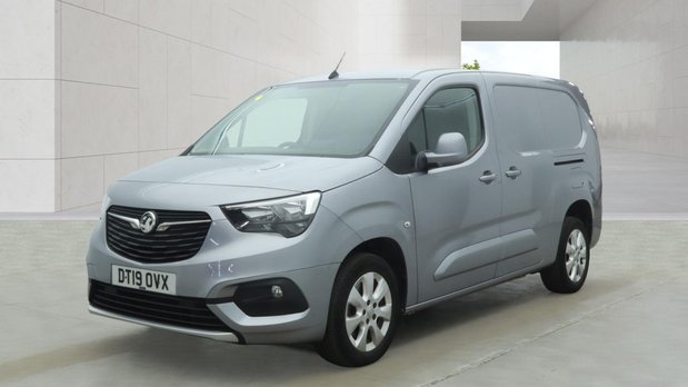 Vauxhall Combo LWB L2H1 Low Roof Limited 2300 Air Con Alloys Sensors EURO 6 NO VAT 1