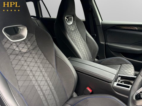 Volkswagen Passat 1.5 TSI eHybrid 19.7kWh R-Line Estate 5dr Petrol Plug-in Hybrid DSG Euro 6 11