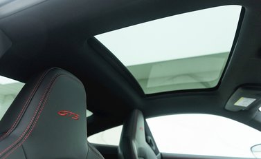 Porsche 911 (992) Carrera 4 GTS 12